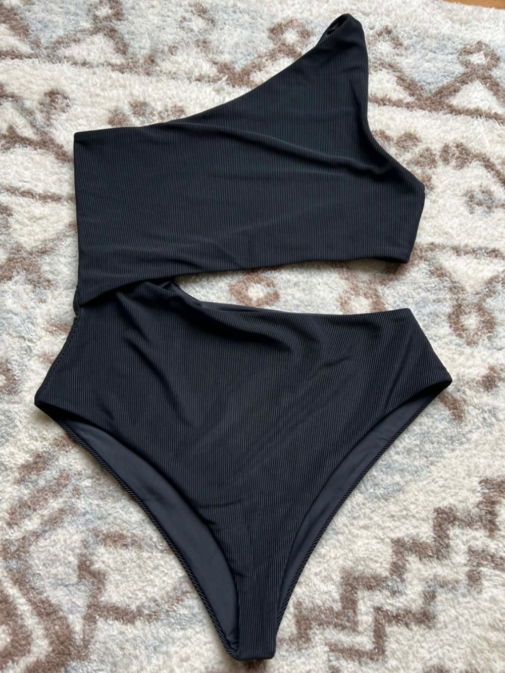 Beach Riot Celine One Piece in Black